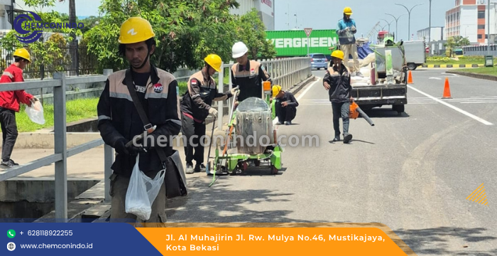 Aplikator Marka Jalan Tol